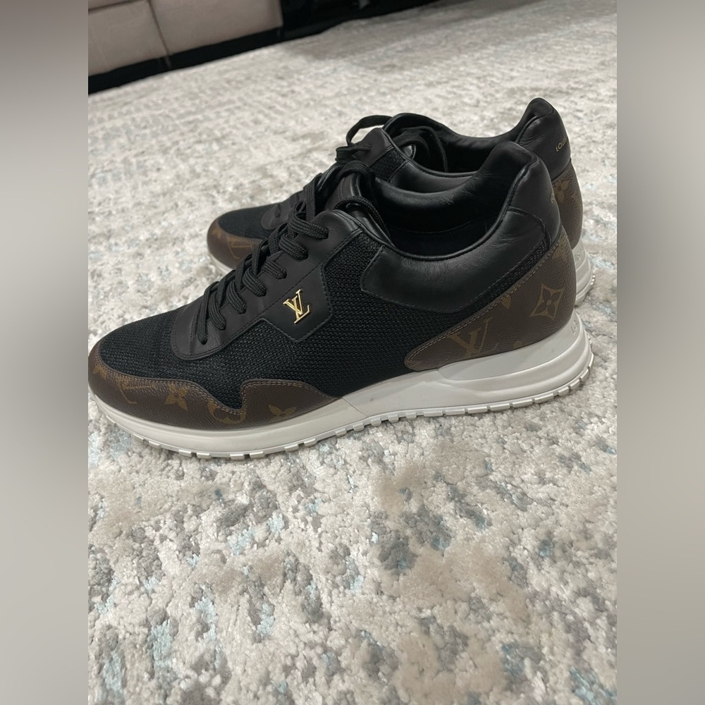 LOUIS VUITTON 
Monogram Mens Run Away Sneaker 1A80PV Black - Picture 4 of 16